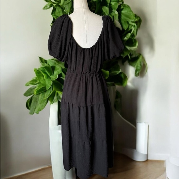 Astr The Label Black Smocked Tiered Midi Dress ( Size M) - Picture 4 of 6